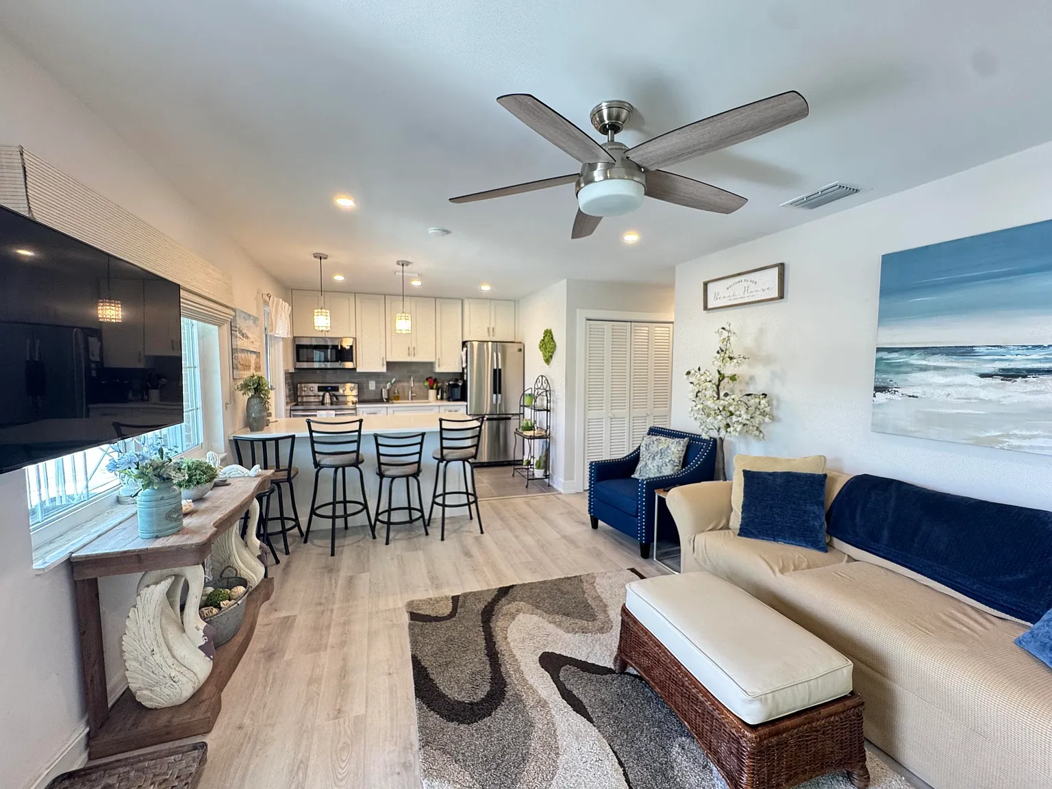 1 bed, 2.0 bath, 775 sqft, $1,900 — Photo 3