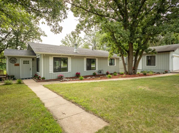 1605 Deerwood Dr NE, Alexandria, MN 56308