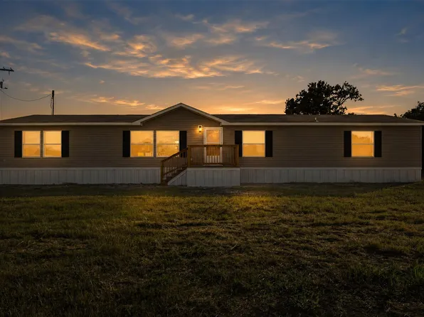 3299 Dale Ln, Dale, TX 78616