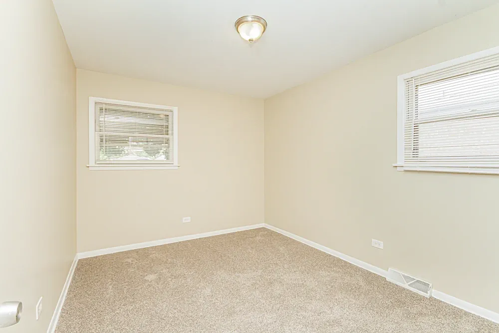 3 bed, 1.5 bath, 1400 sqft, $1,700 — Photo 4