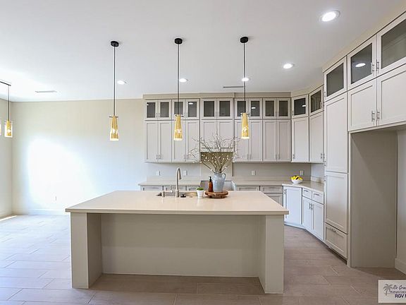 5th image of 4507 River Oak Cir