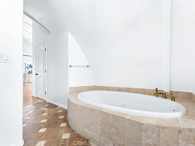 22870 Trigger St — Photo 32