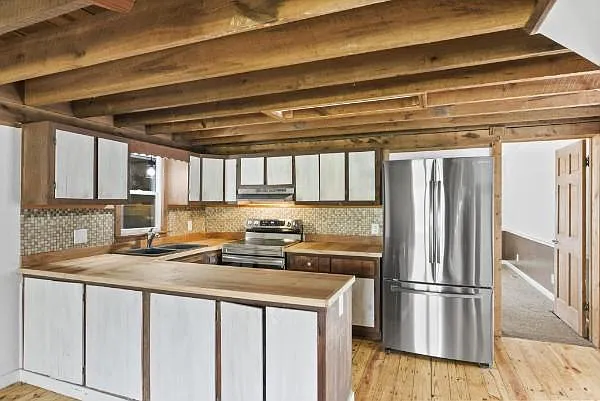 Residential side; Kitchen: New Appliances