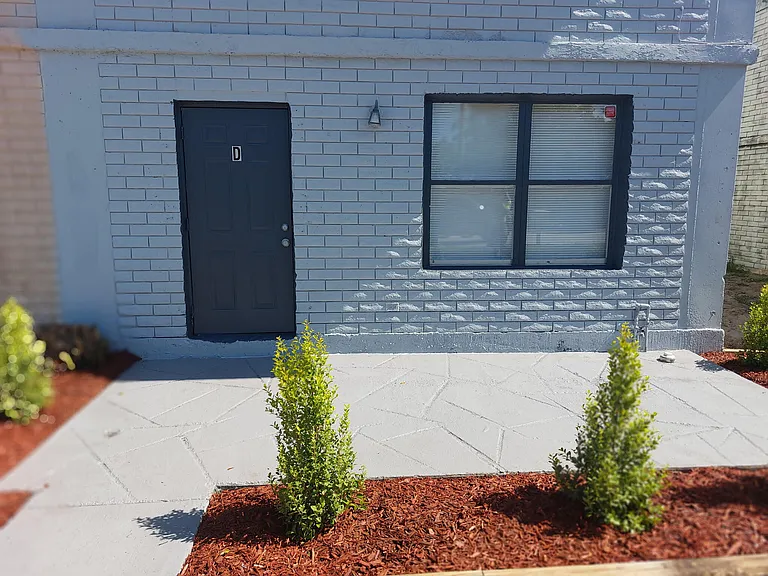 1641 W 27th St #D — Photo 1