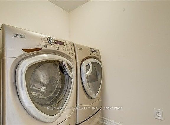 5th image of 82 Enford Cres