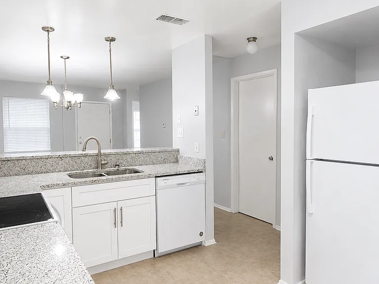 1421 Sophie Blvd #2 — Photo 8