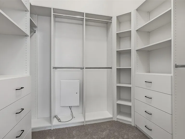 5501 Allamanda Dr — Photo 16