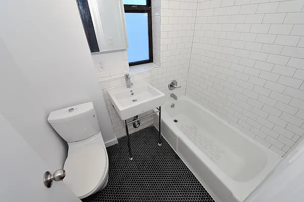 Rented by Aether Property Group | media 14