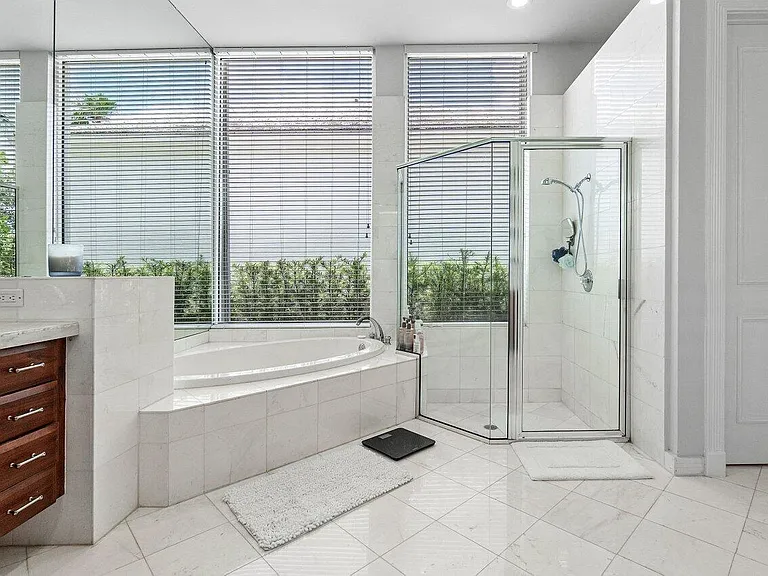 1144 Crystal Dr — Photo 12