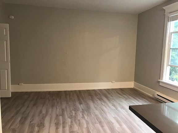 5th image of 114 24th Ave E APT 207