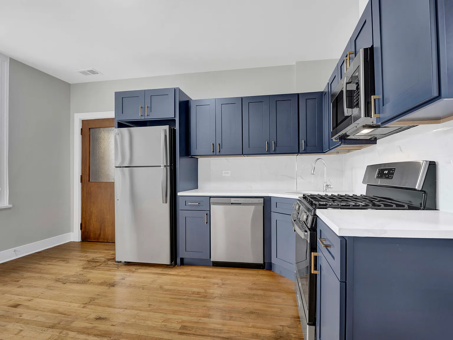 2 bed, $2,495 — Photo 1