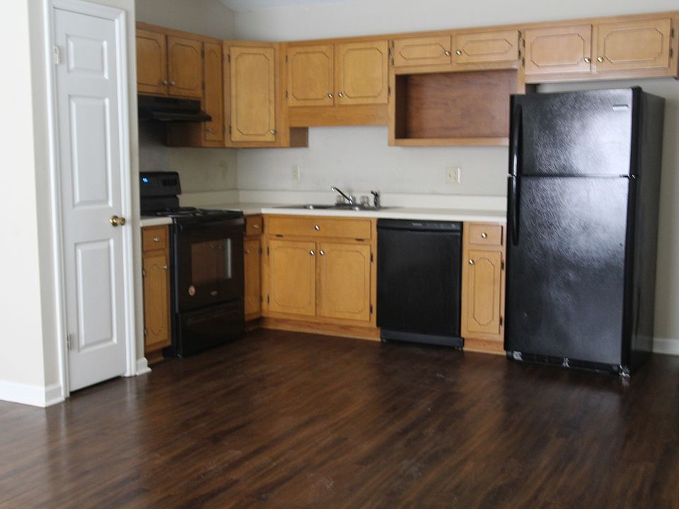 2nd image of 2609 Flynn Ct #C