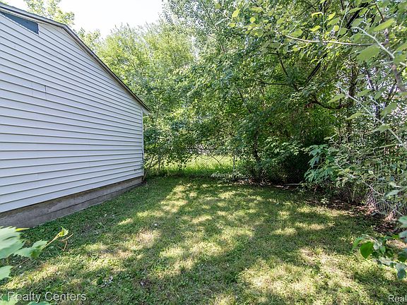 5th image of 29456 Edward Dr