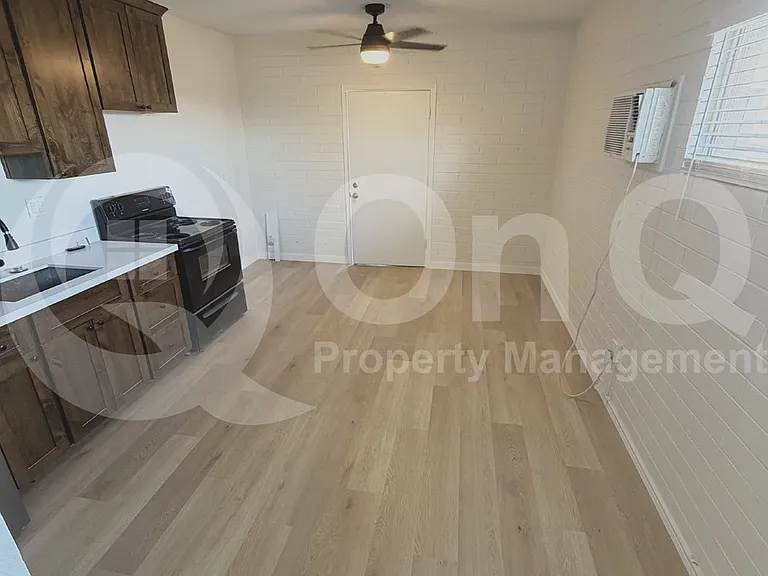 25 E Eva St #13 — Photo 8