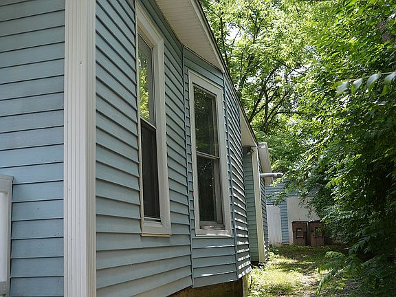 4th image of 1112 McGavock Pike