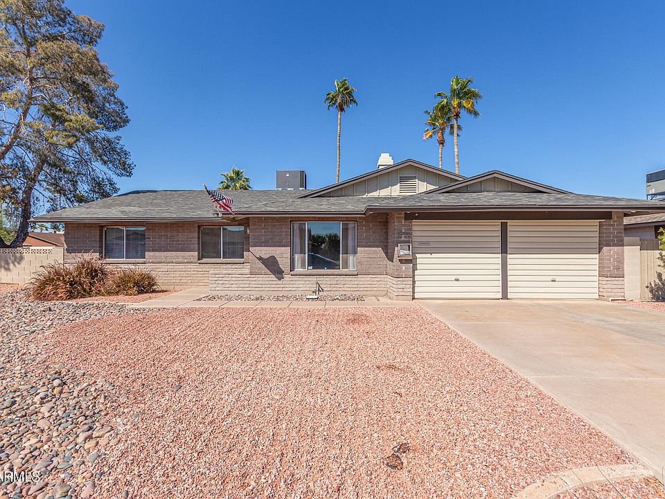 1st image of 1926 E RICHARDS Drive