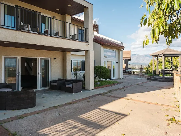 Crest Vista Dr — Photo 114