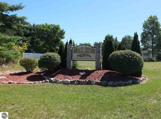 2055 Sadie Ln, Grawn, MI 49637