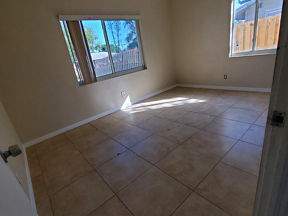 3rd image of 1320 22nd St