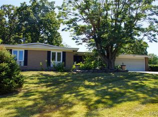 195 Sunny Wood Ct, Saint Louis, MO 63146