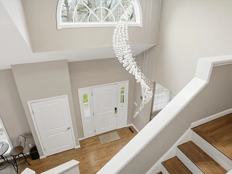 20 Stuart Ct — Photo 13