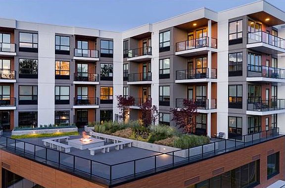 5th image of 3477 Lakeshore Rd #1C