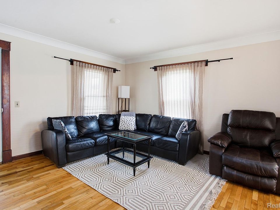 223 N Main St, photo 6