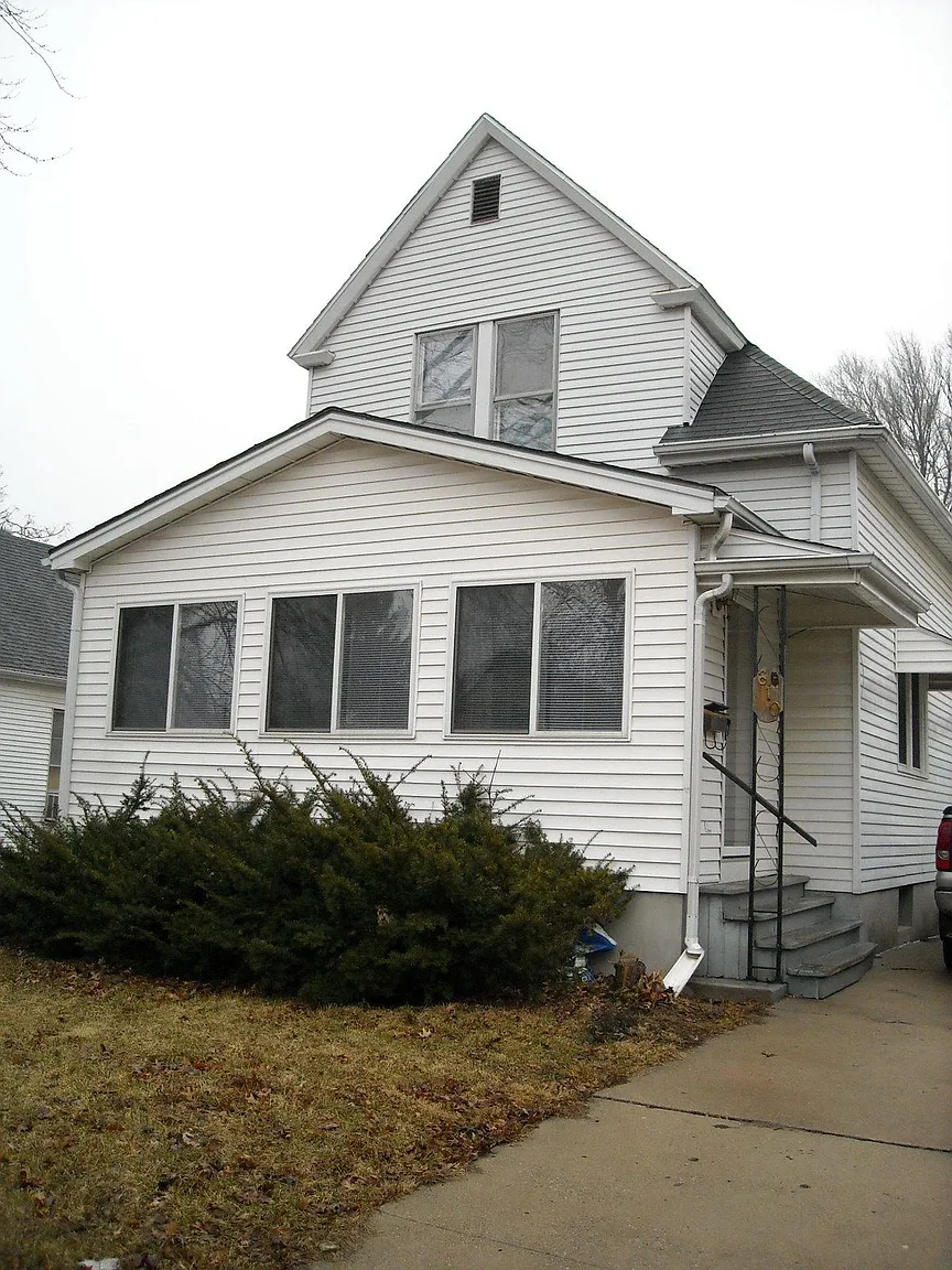 610 S Clinton St photo 1