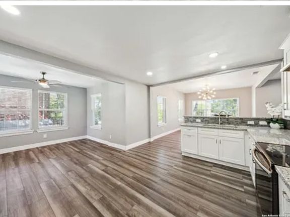 5th image of 322 W Huisache Ave #1