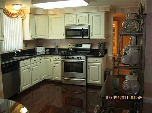 111 Hampton St Metuchen