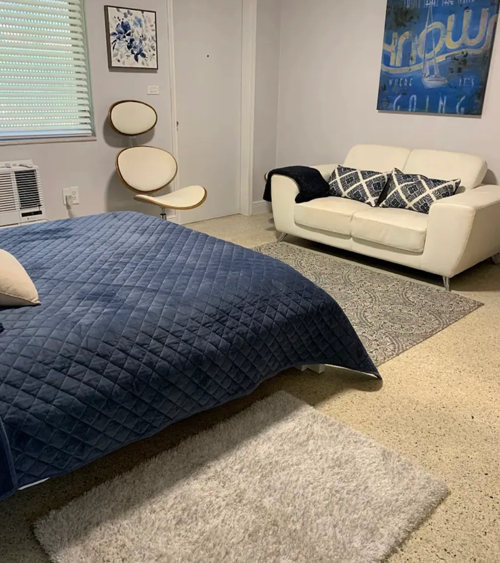 Studio, 450 sqft, $1,475 — Photo 3