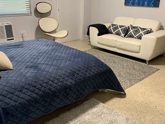 3rd image of 6821 NE 4th Ct APT 3