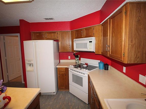 5th image of 2136 Chapel Downs Dr