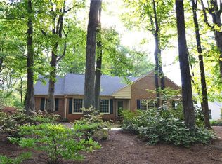 122 Keeling Rd E, Greensboro, NC 27410