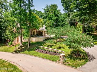 7 River Bluff Rd, Indian Hills, KY 40207