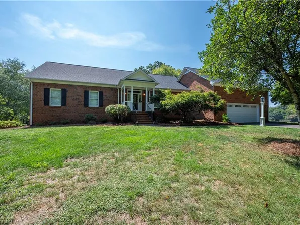3265 Beroth Rd, Pfafftown, NC 27040