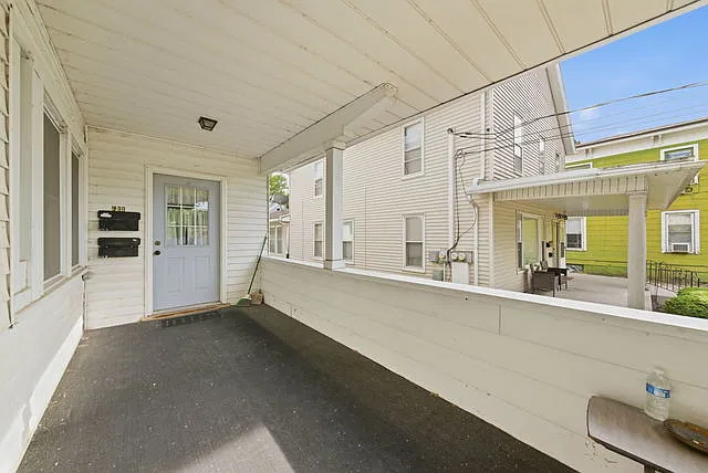 2 bed, 980 sqft, $1,200 — Photo 2