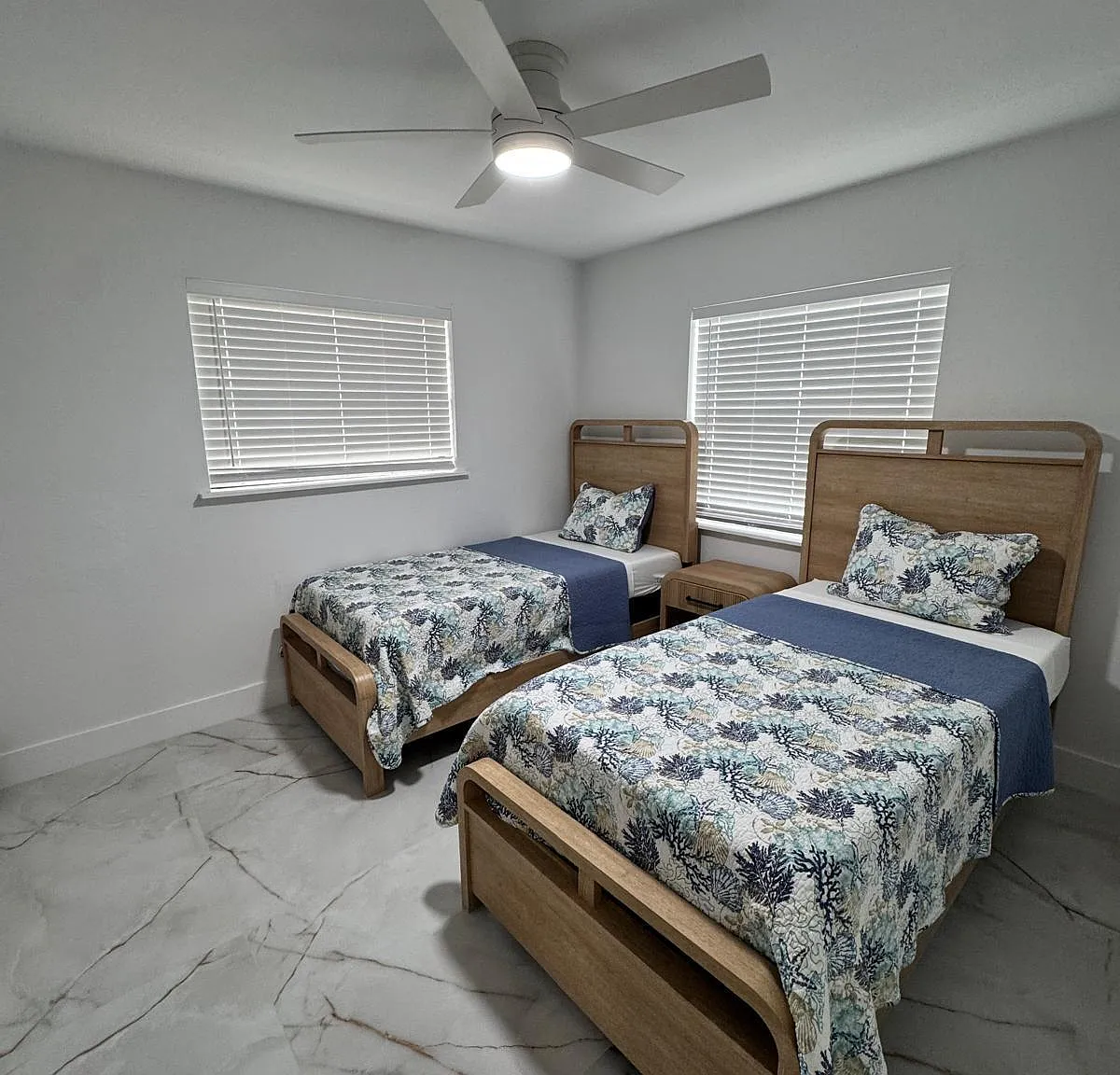 2 bed, 1.0 bath, 2327 sqft, $2,600 — Photo 1