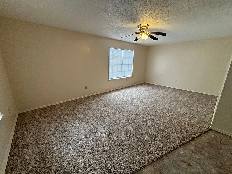 514 W K St #1-12 — Photo 15