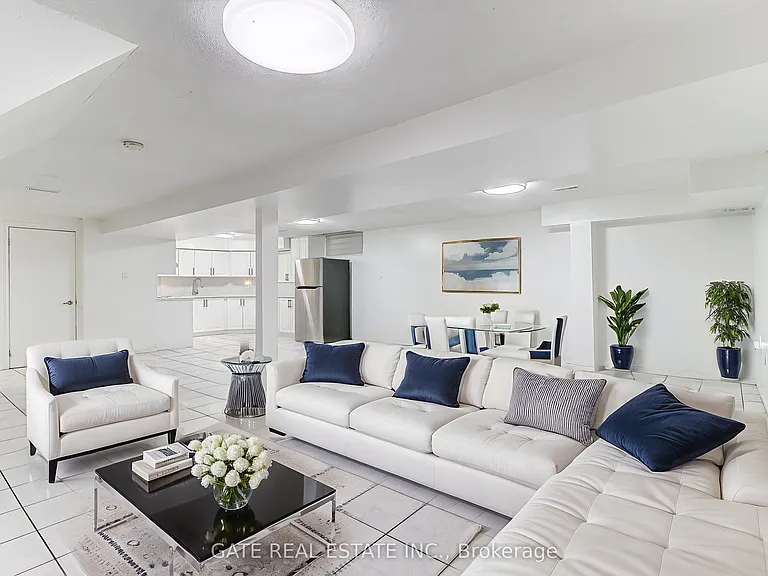 11 Jordana Dr — Photo 1