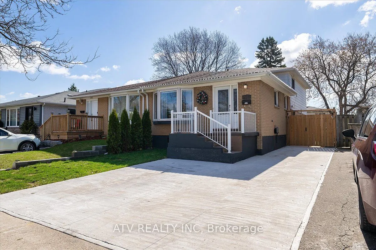 2504 Glamworth Cres photo 1