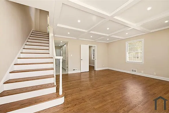 7 bed, 2000 sqft, $8,300 — Photo 3