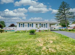 19 Knollwood Cir, Holyoke, MA 01040