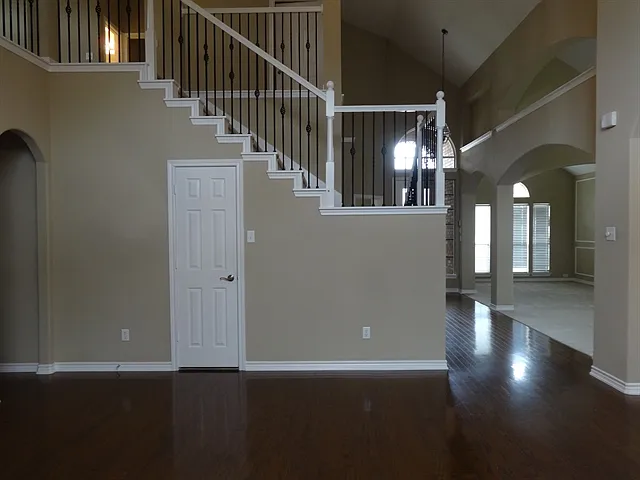 808 Warwick Ct — Photo 6