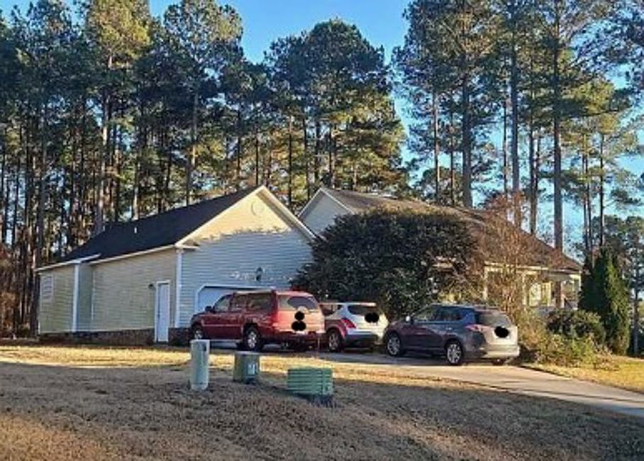 1st image of 57 Hickory Nut Dr