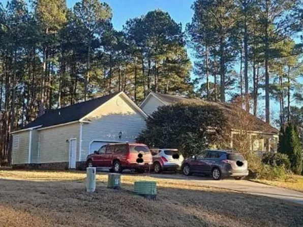 57 Hickory Nut Dr, Smithfield, NC 27577