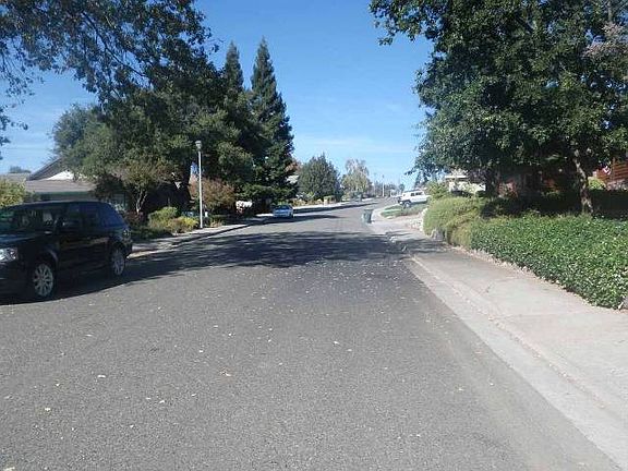 2nd image of 1440 Foxridge Cir