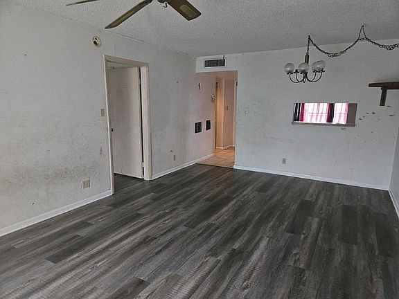 5th image of 3301 NW 47th Terrace #408
