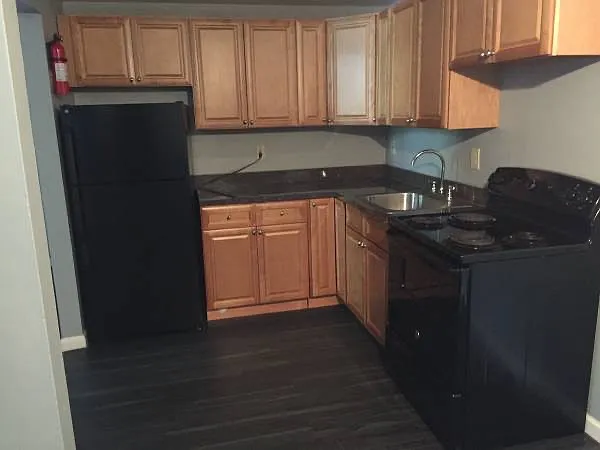 2 bed, 1000 sqft, $1,975 — Photo 3