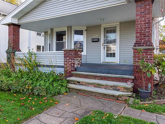 2nd image of 227 Eastern Heights Blvd